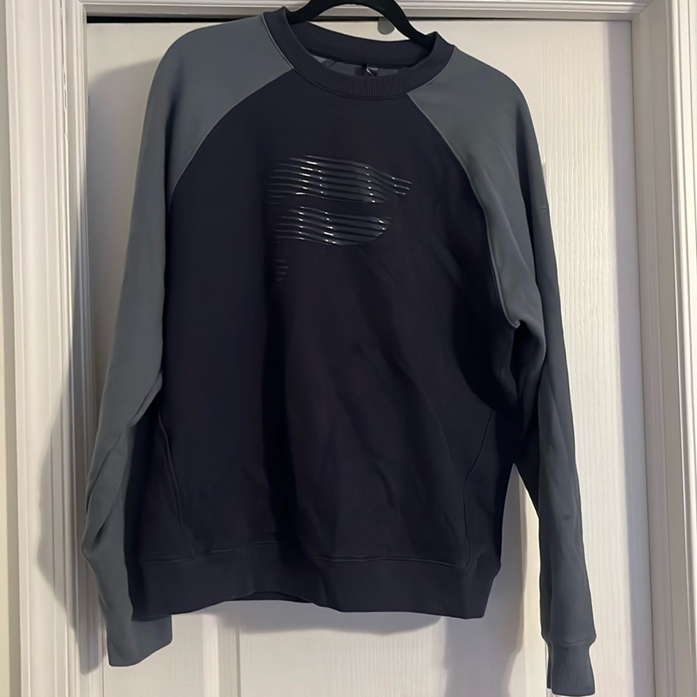 Men’s crew neck